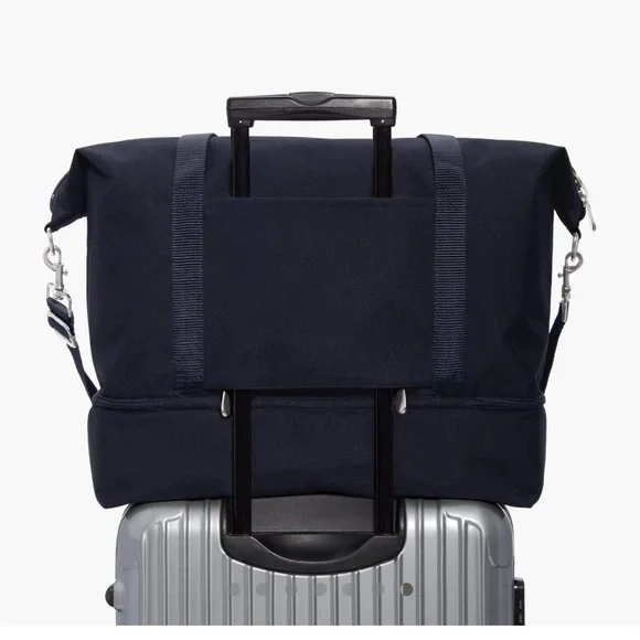 Lo & Sons Navy Travel Bag - Picture 2 of 6